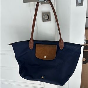Navy longchamp bag